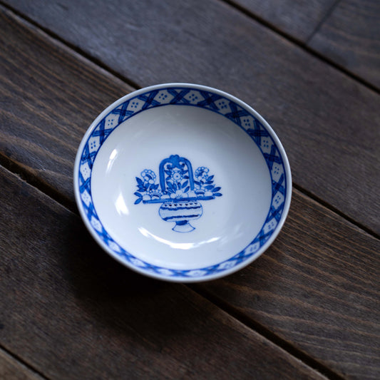 ペニンシュラ 手描きの小皿-ボーンチャイナ