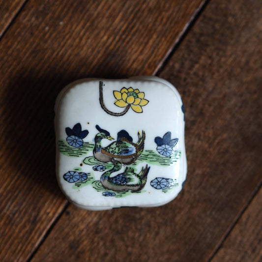 mandarin ducks in lotus pond スクエアボックス