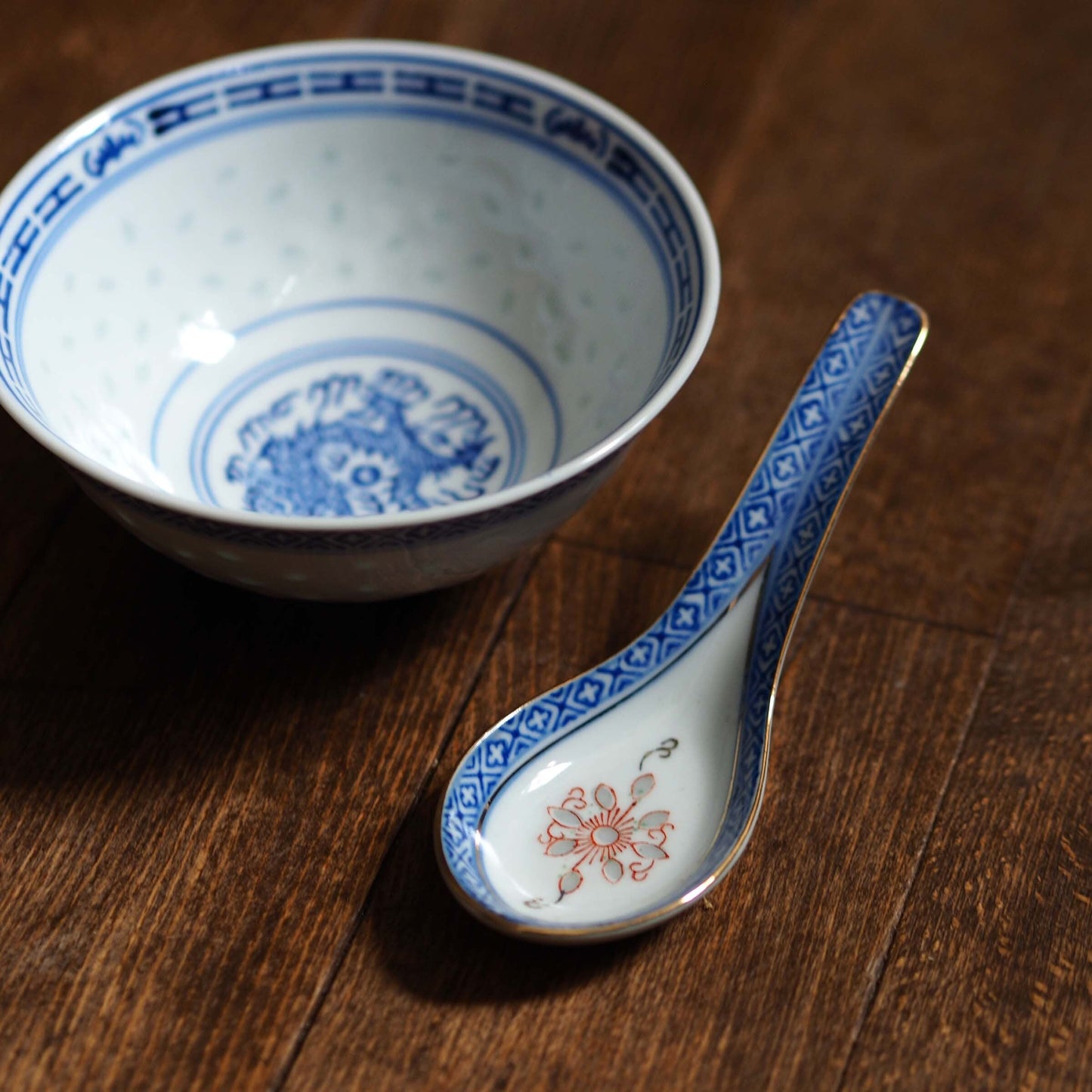 『レンゲ』景徳鎮ホタル金彩