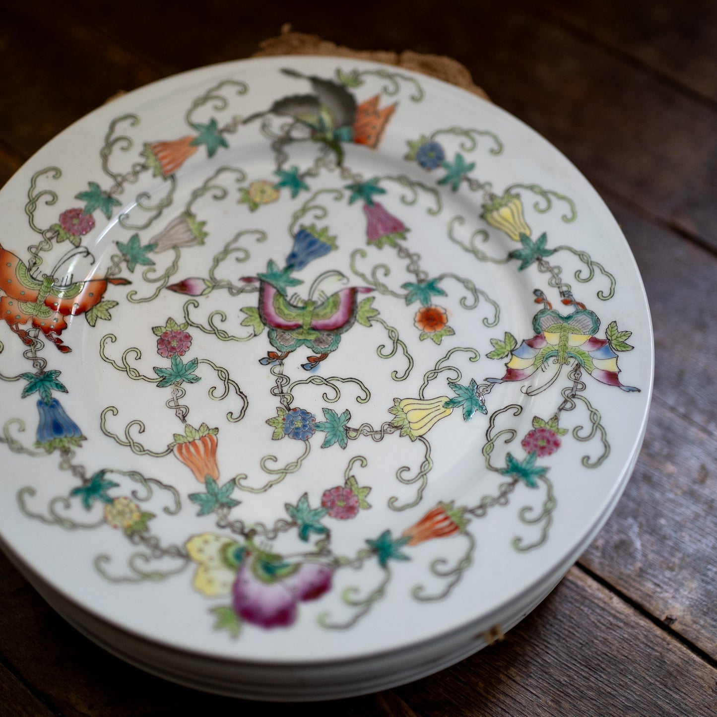 『白の丸皿23センチ』景徳鎮