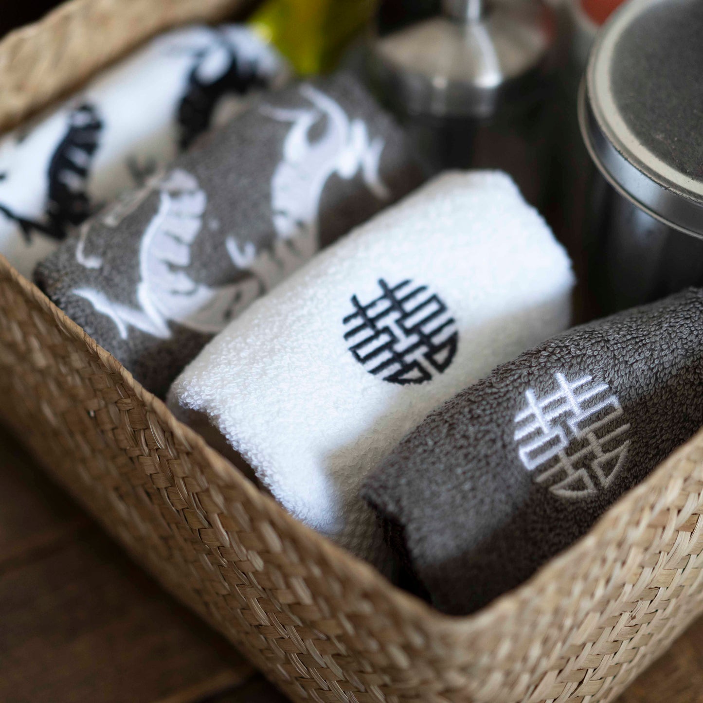 『刺繍のハンドタオル』Zest of ASIA