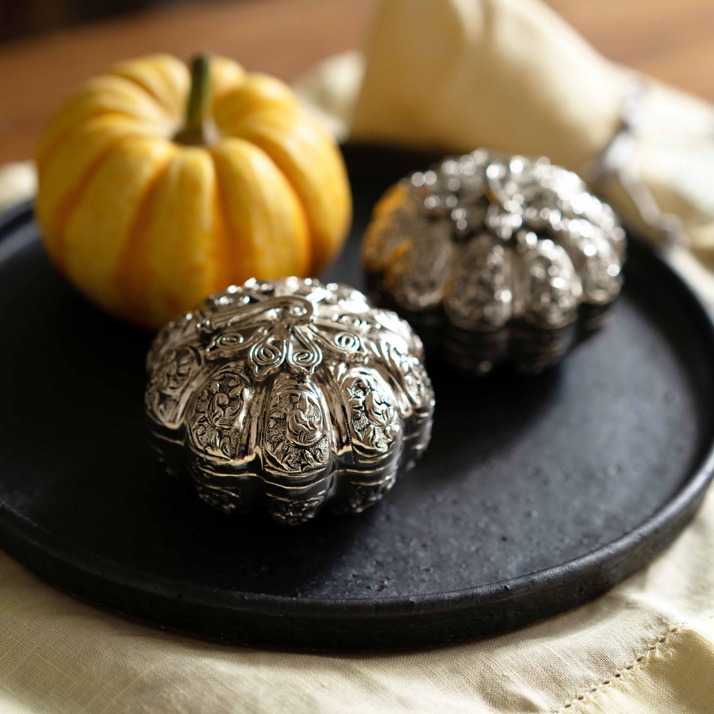 『パンプキン』シルバーオブジェ-カンボジア