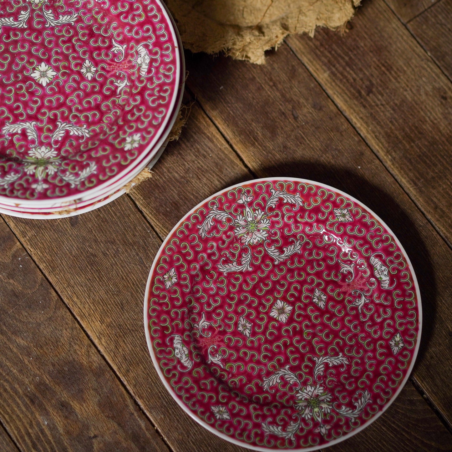 朱赤の丸皿18センチ 景徳鎮