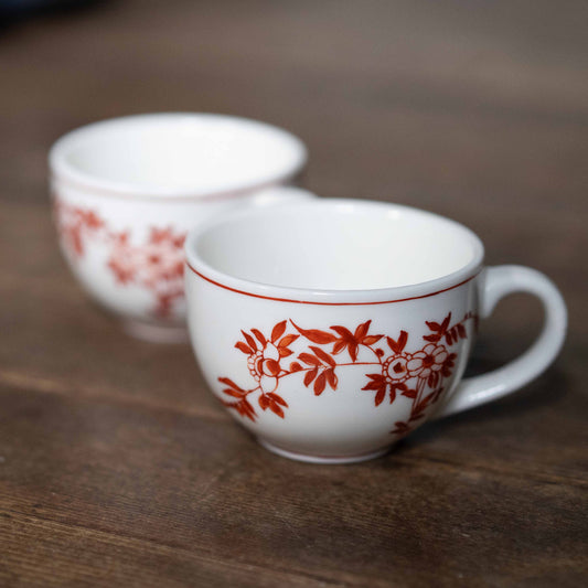 『手描きのティーカップ』ペニンシュラ