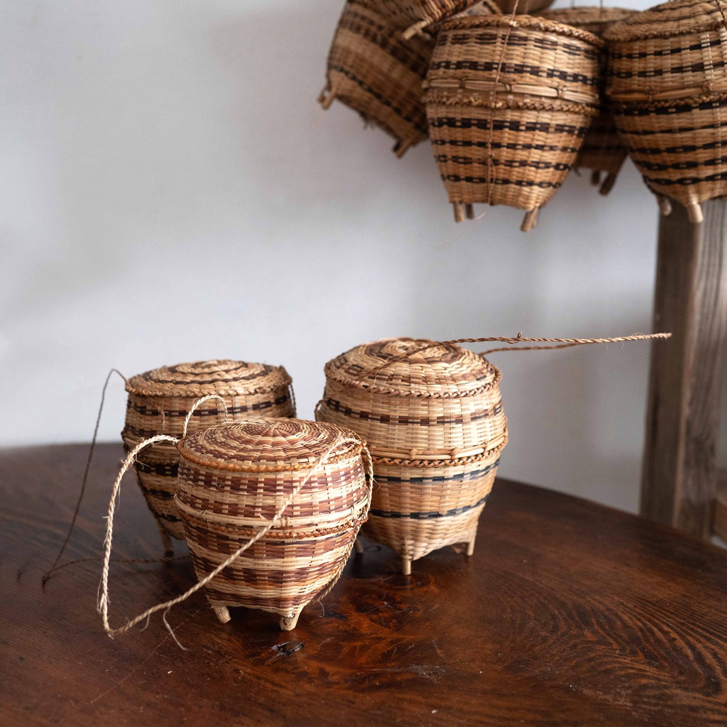 『ティップカオ(足つき)』ラオスのおひつ