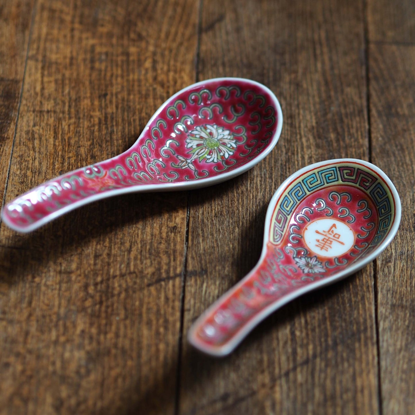 『朱赤のレンゲ』景徳鎮