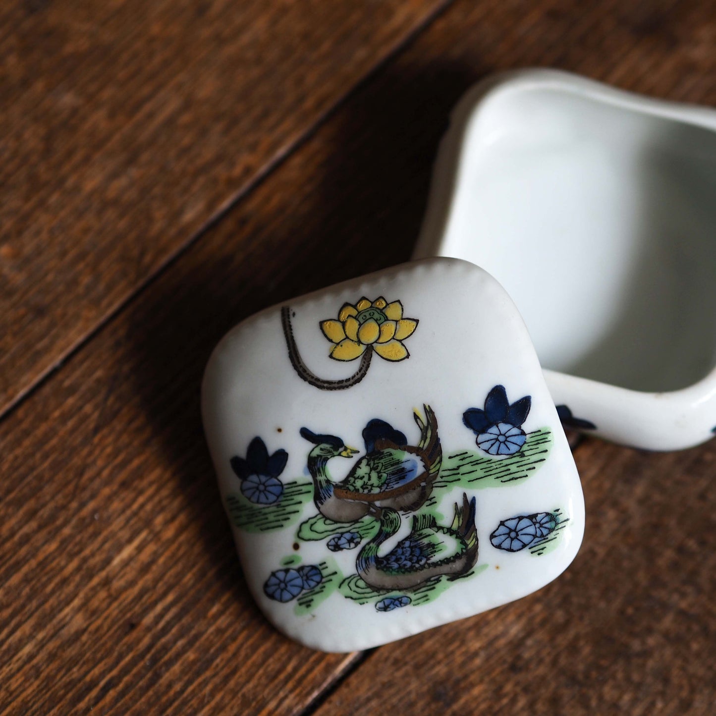 mandarin ducks in lotus pond スクエアボックス