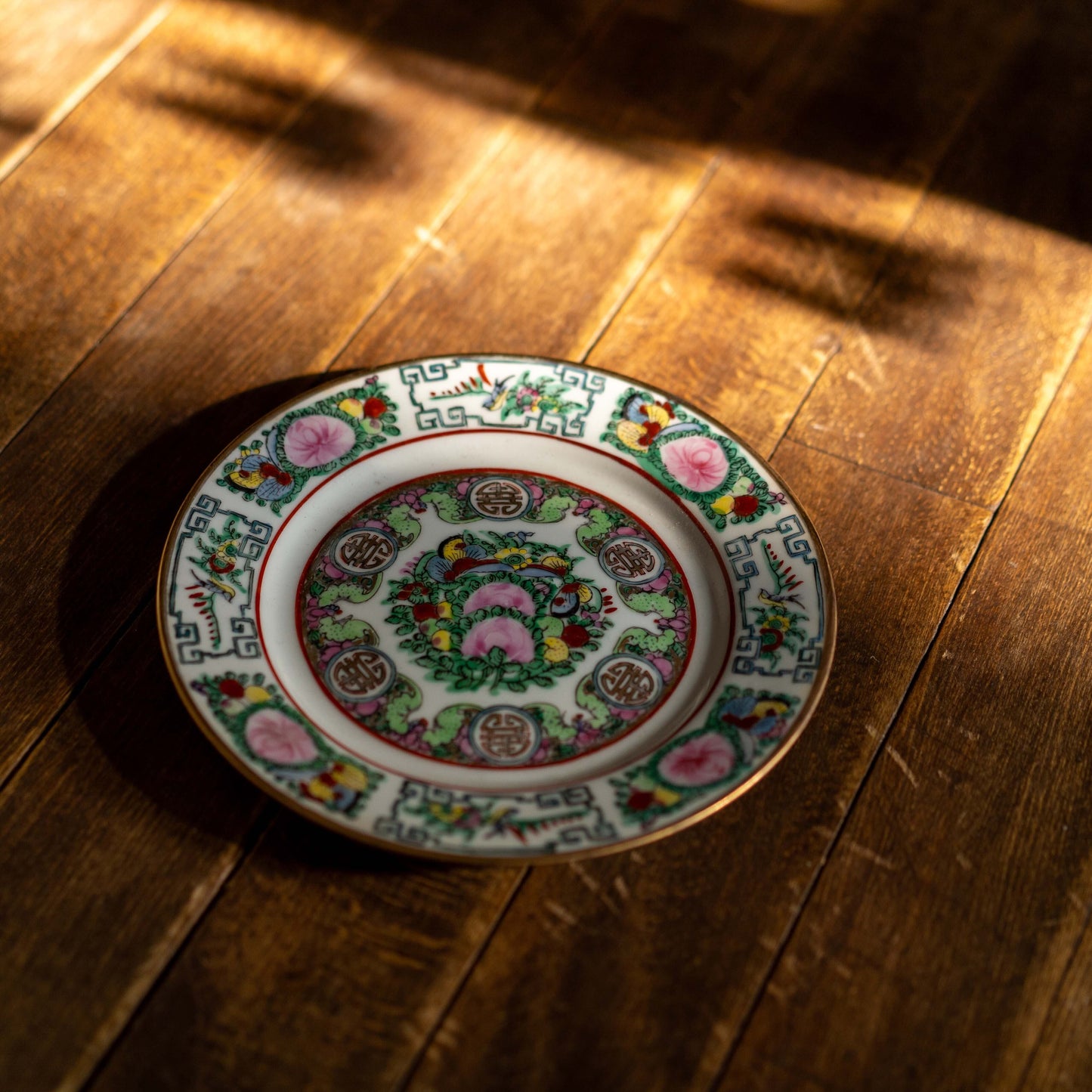 Rose with longevity logo プレート