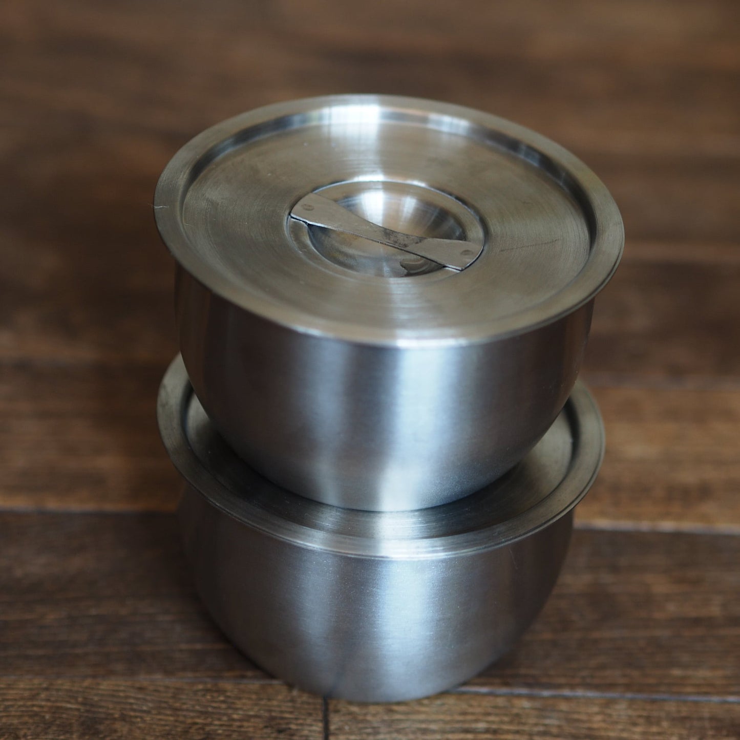 香港 ステンレスの蓋つき保存容器