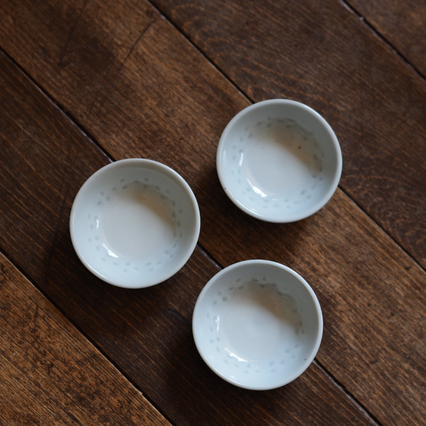 白い豆皿　景徳鎮ホタル