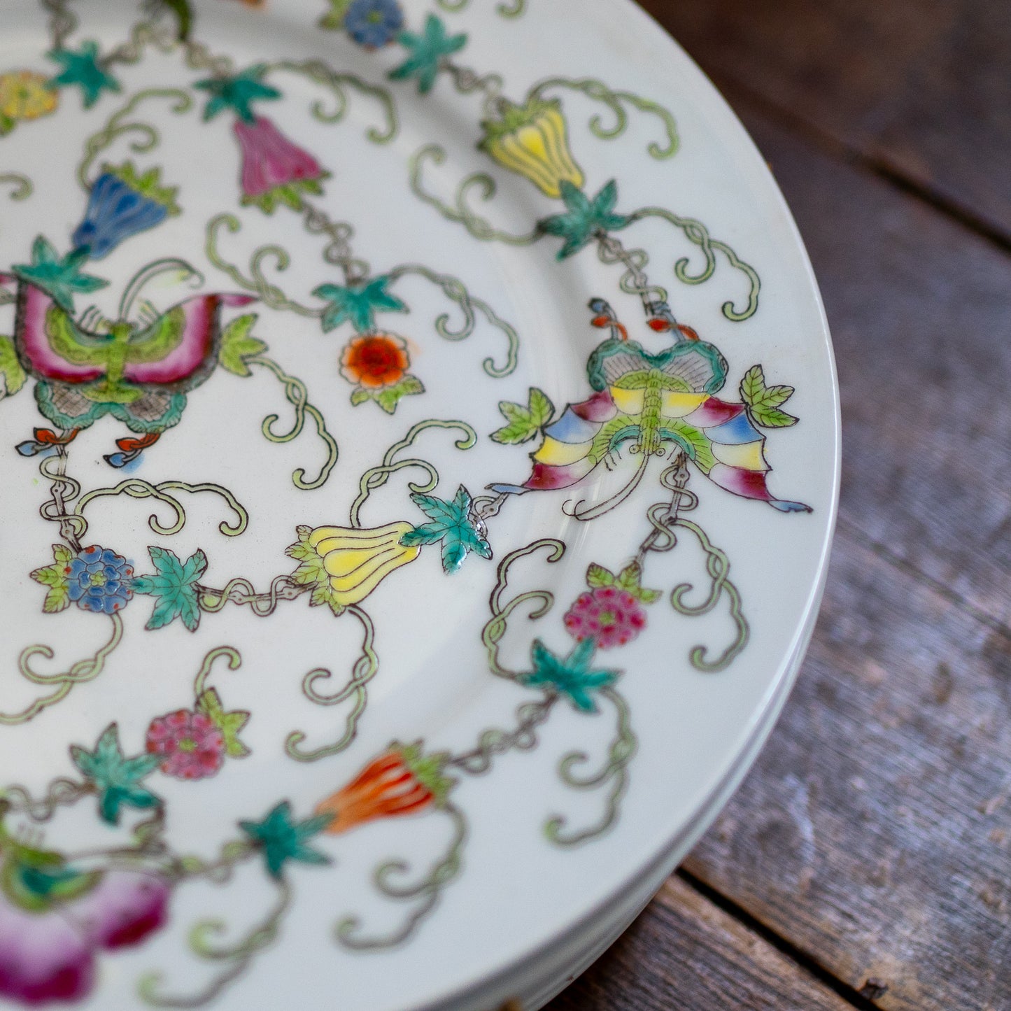 『白の丸皿23センチ』景徳鎮