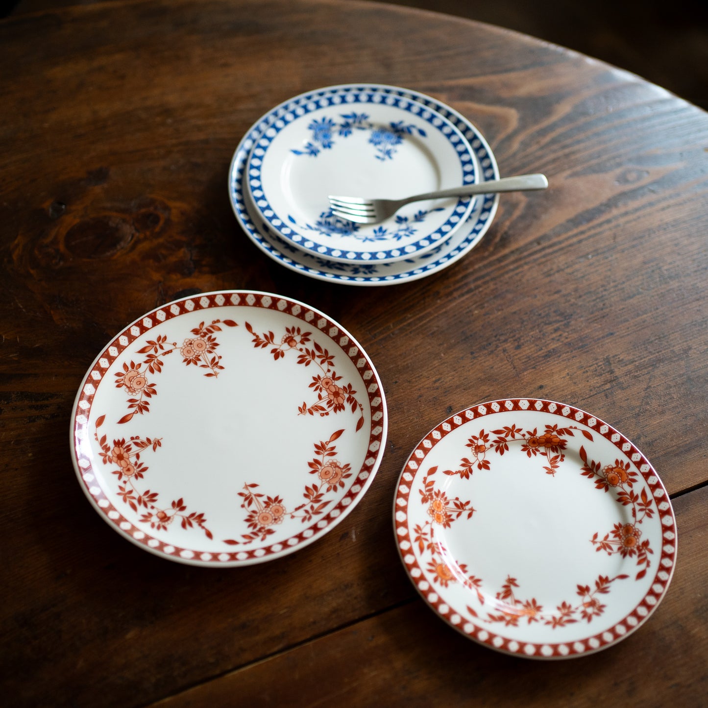 『ラウンドプレート18センチ』ペニンシュラ