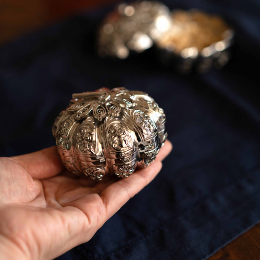 『パンプキン』シルバーオブジェ-カンボジア