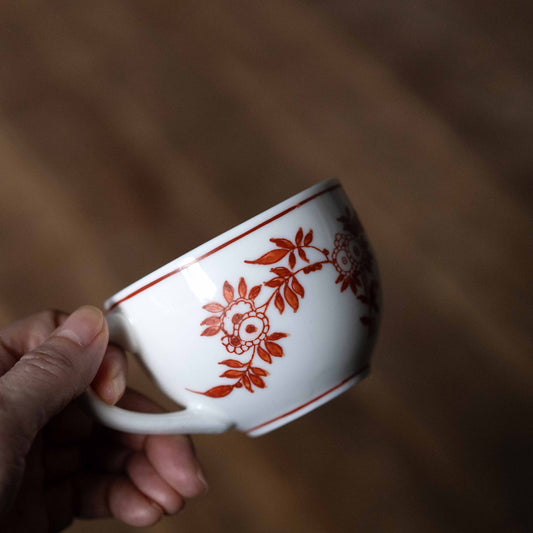 『手描きのティーカップ』ペニンシュラ