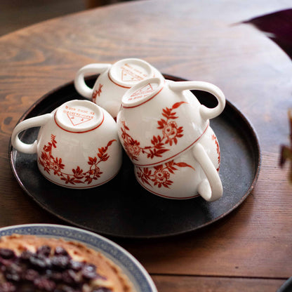 『手描きのティーカップ』ペニンシュラ