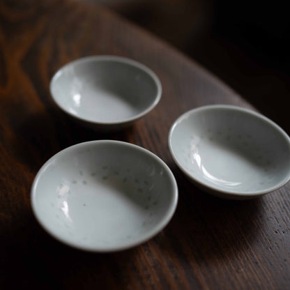 白い豆皿　景徳鎮ホタル