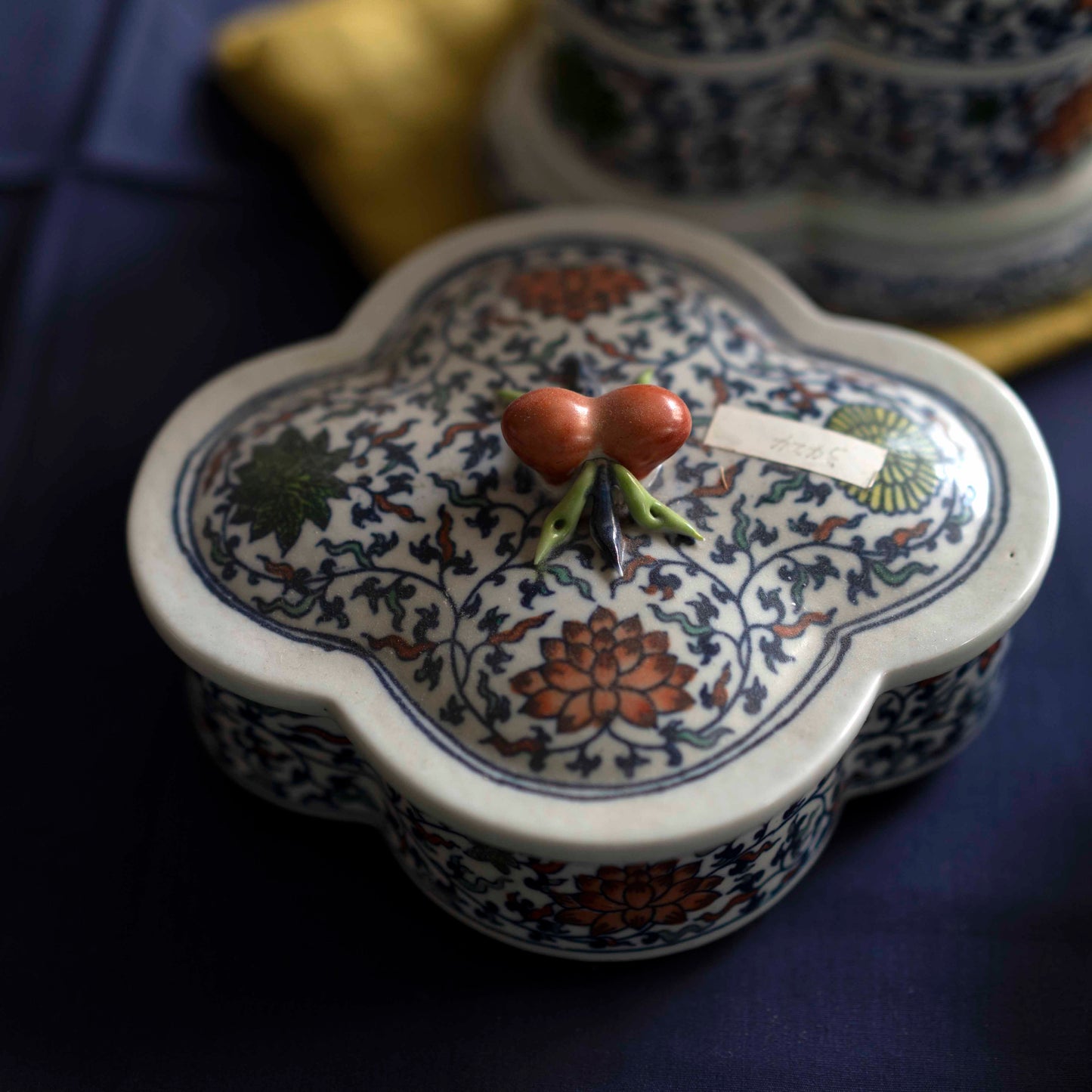 重箱　Harmony of Flora　景徳鎮