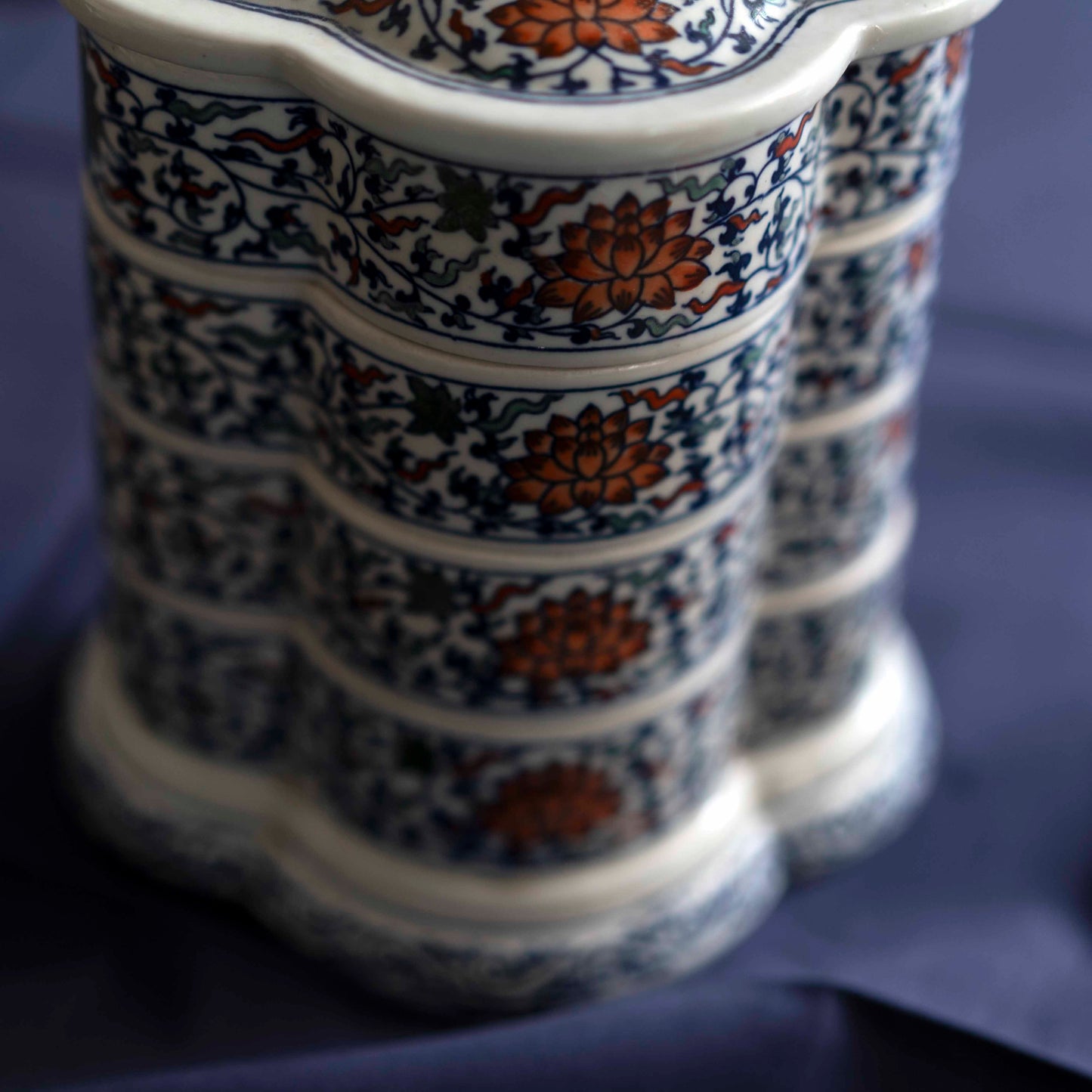 重箱　Harmony of Flora　景徳鎮