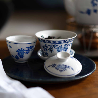 ブルーの茶杯　ペニンシュラ