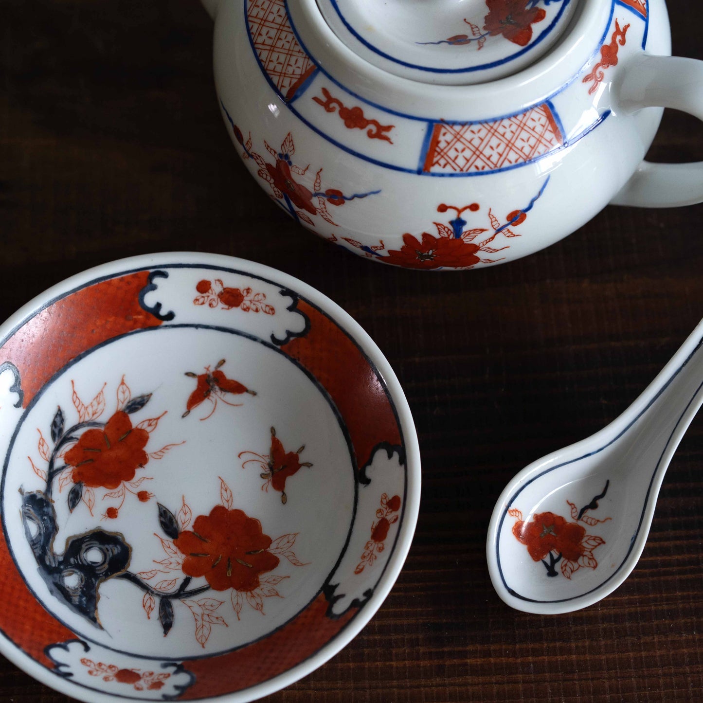 【未公開】プレート　Flowers & Butterfly