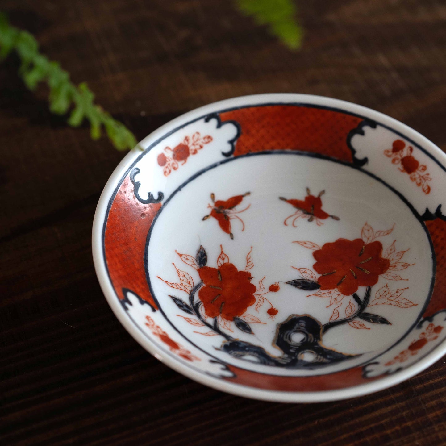 【未公開】プレート　Flowers & Butterfly